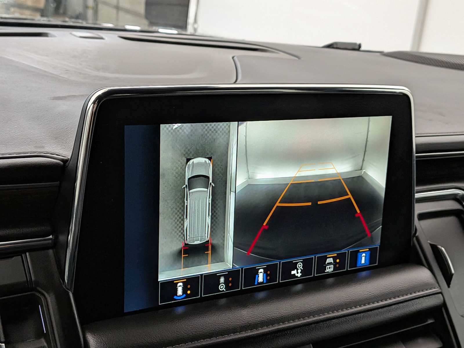 Thumbnail: 2023 Chevrolet Suburban - 29