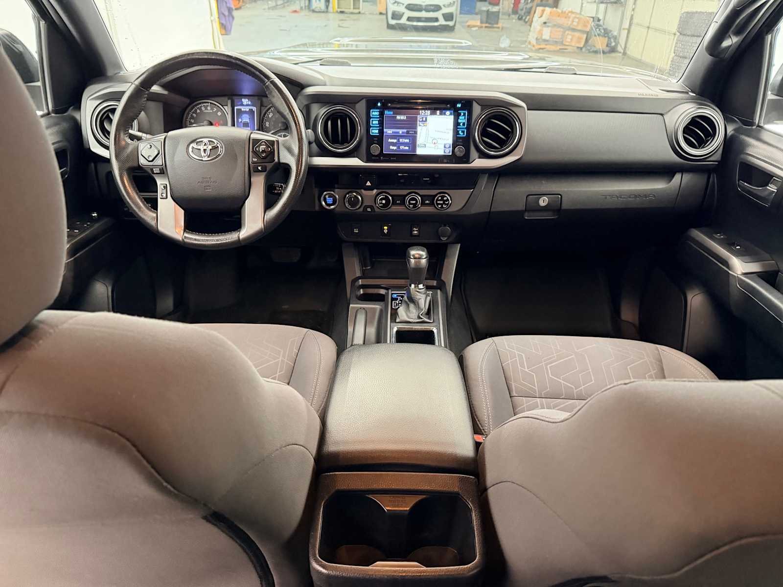 Thumbnail: 2016 Toyota Tacoma - 14