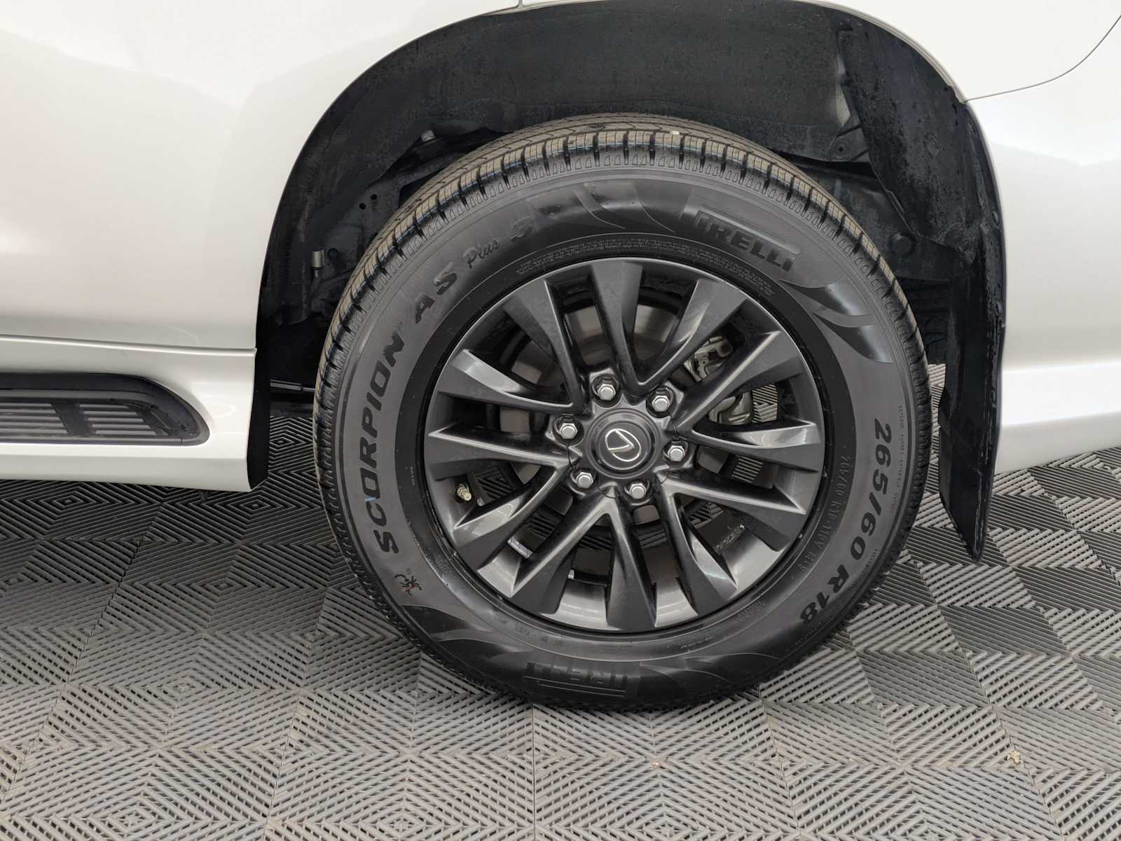 Thumbnail: 2023 Lexus GX - 13