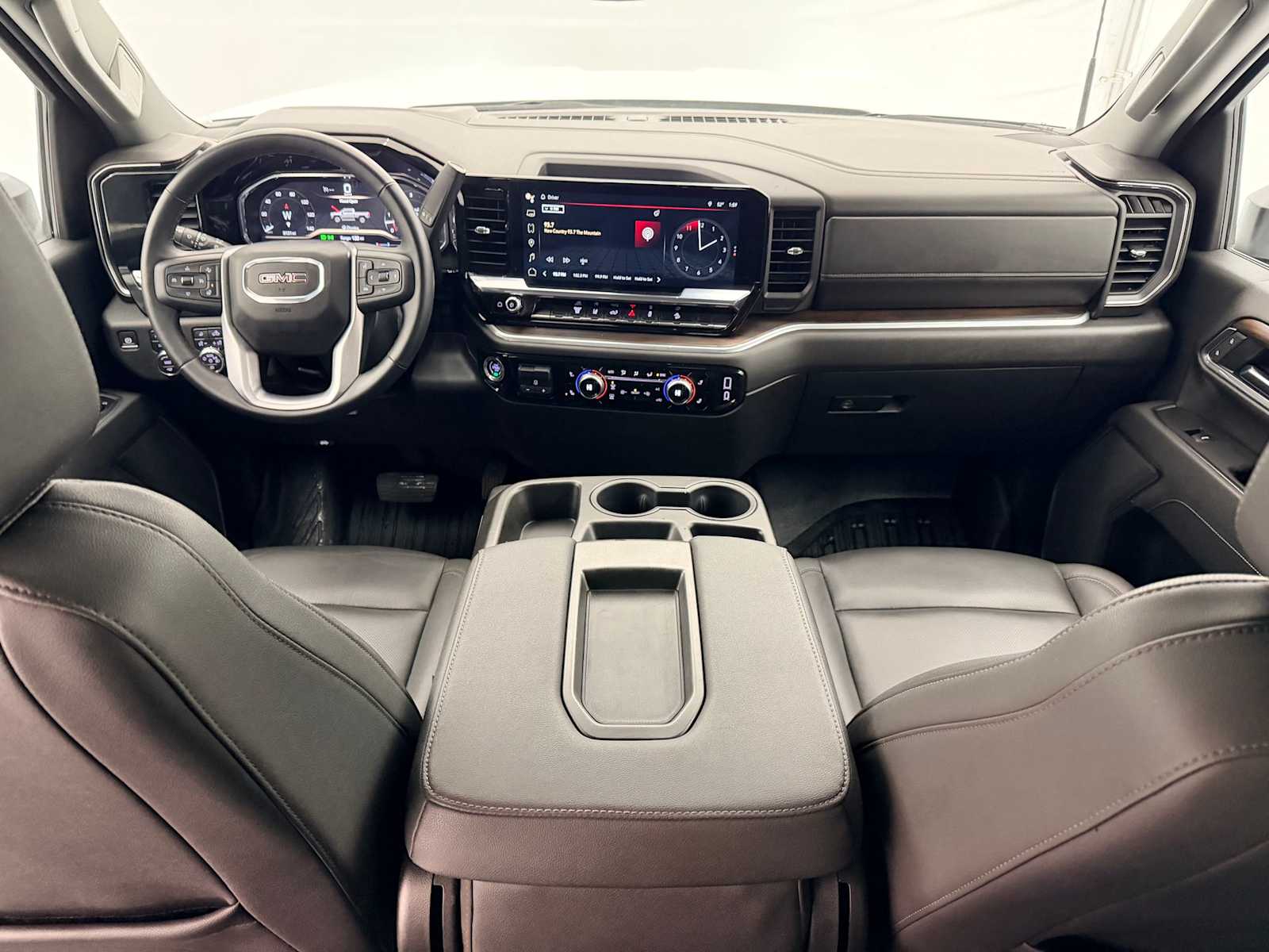 Thumbnail: 2025 GMC Sierra 3500 - 18