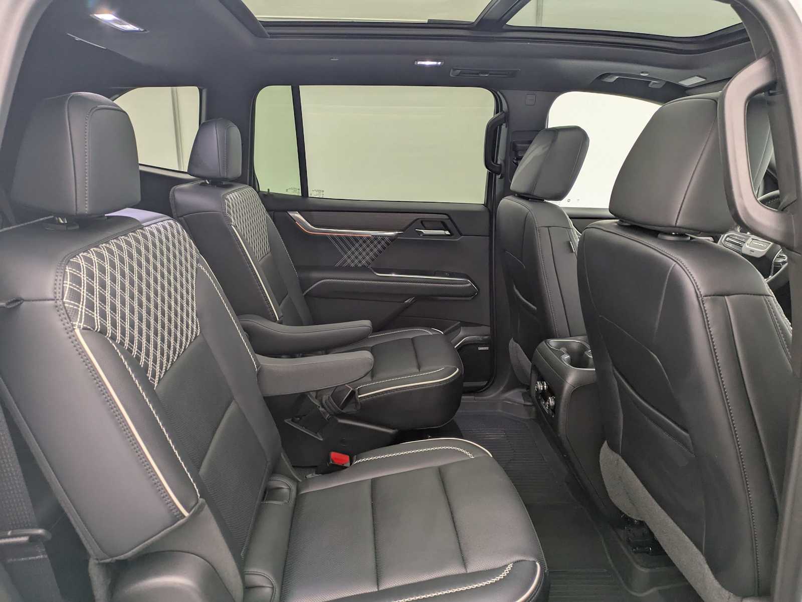 Thumbnail: 2024 GMC Acadia - 23