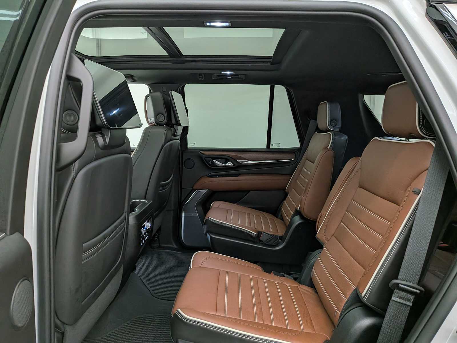 Thumbnail: 2023 GMC Yukon - 23