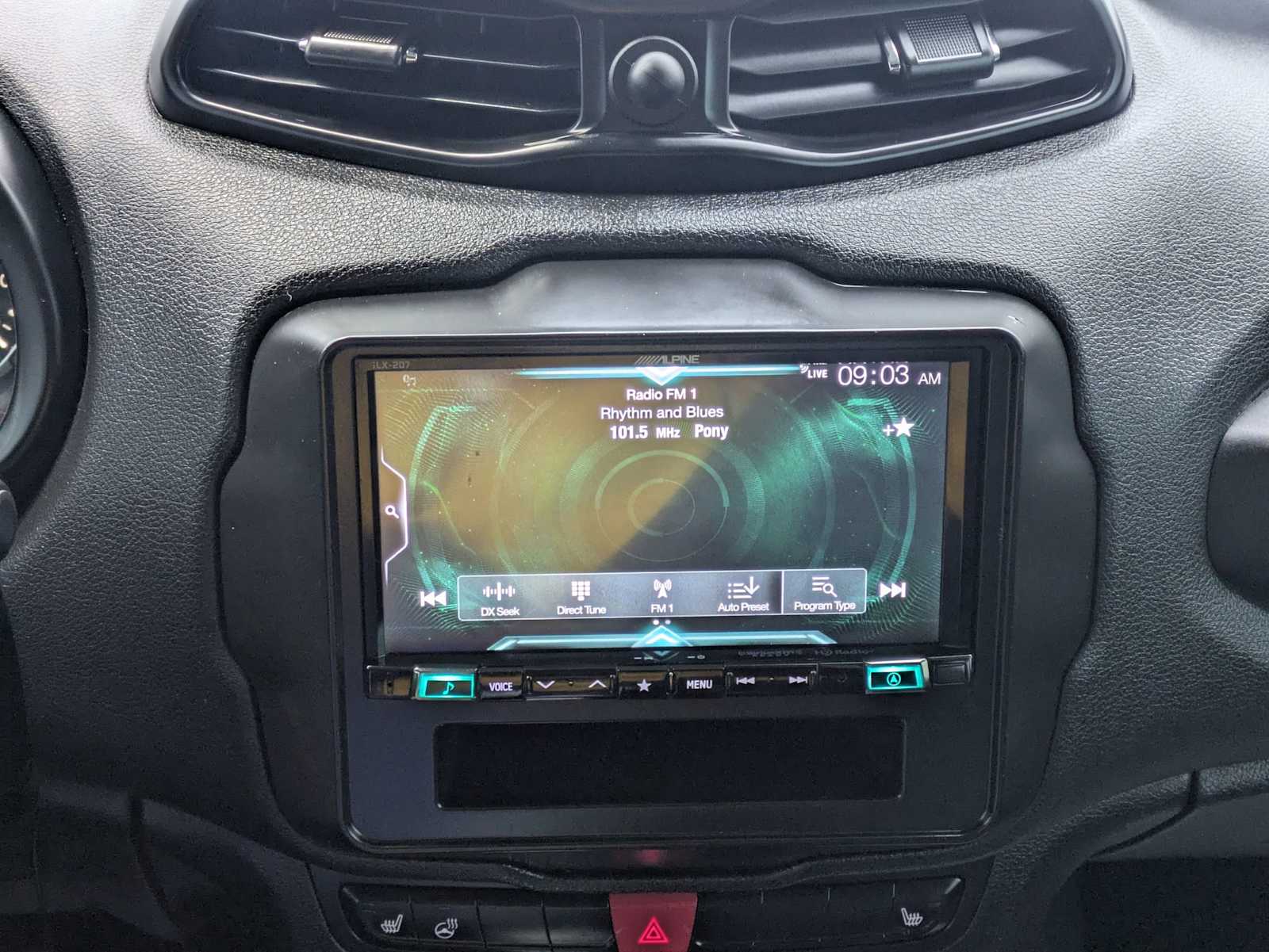 Thumbnail: 2016 Jeep Renegade - 30