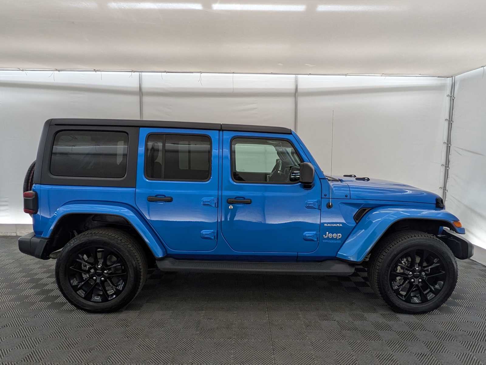 Thumbnail: 2021 Jeep Wrangler - 7