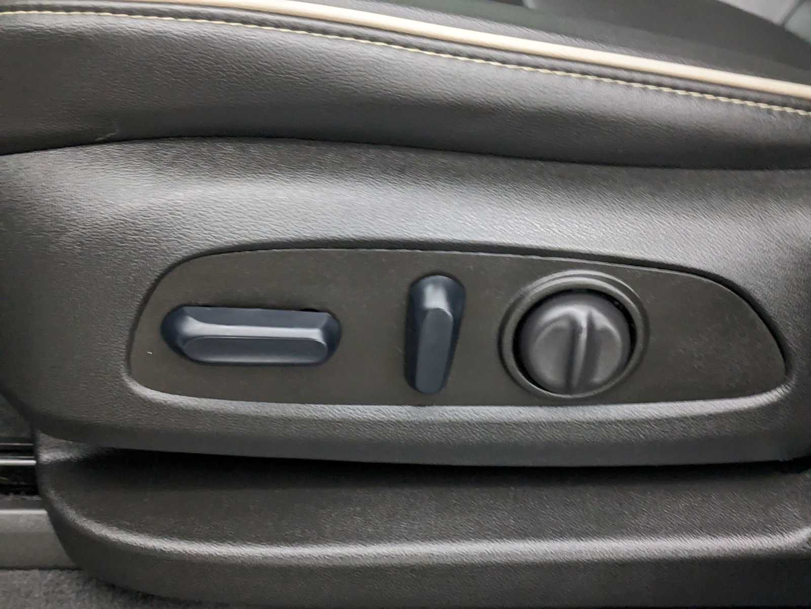 Thumbnail: 2024 Chevrolet Traverse - 19