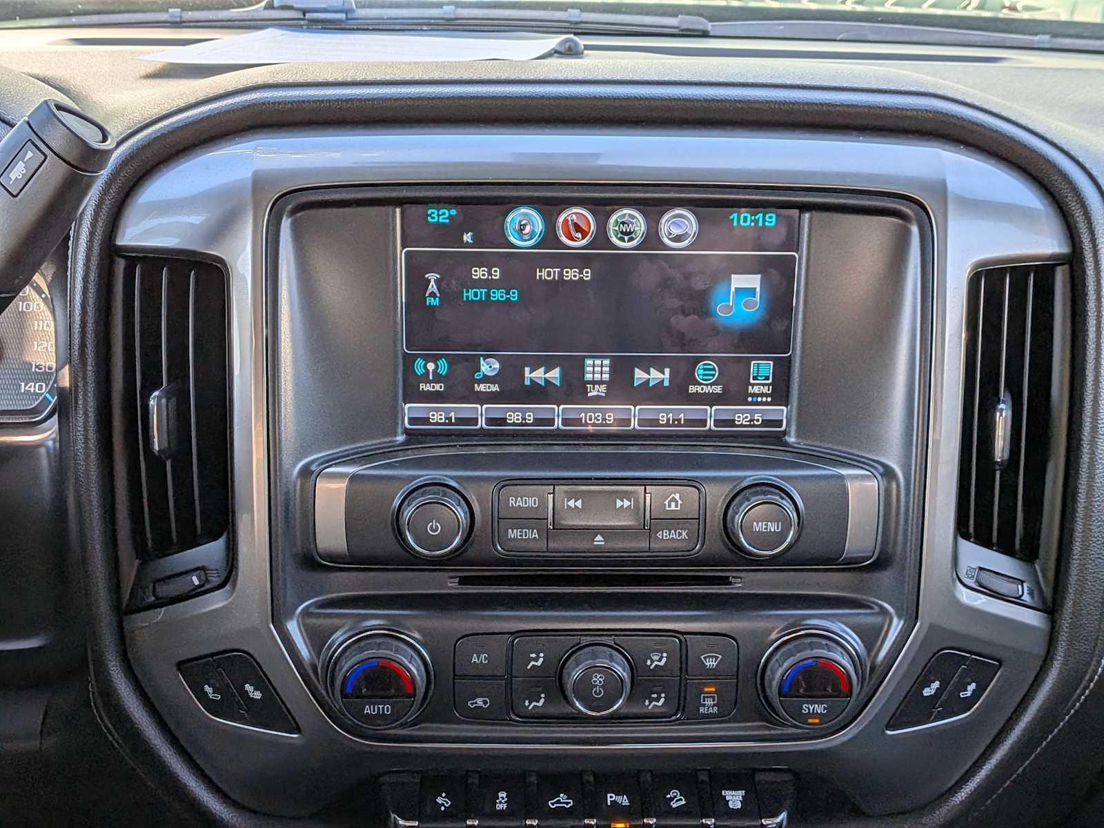 Thumbnail: 2019 Chevrolet Silverado 2500 - 30