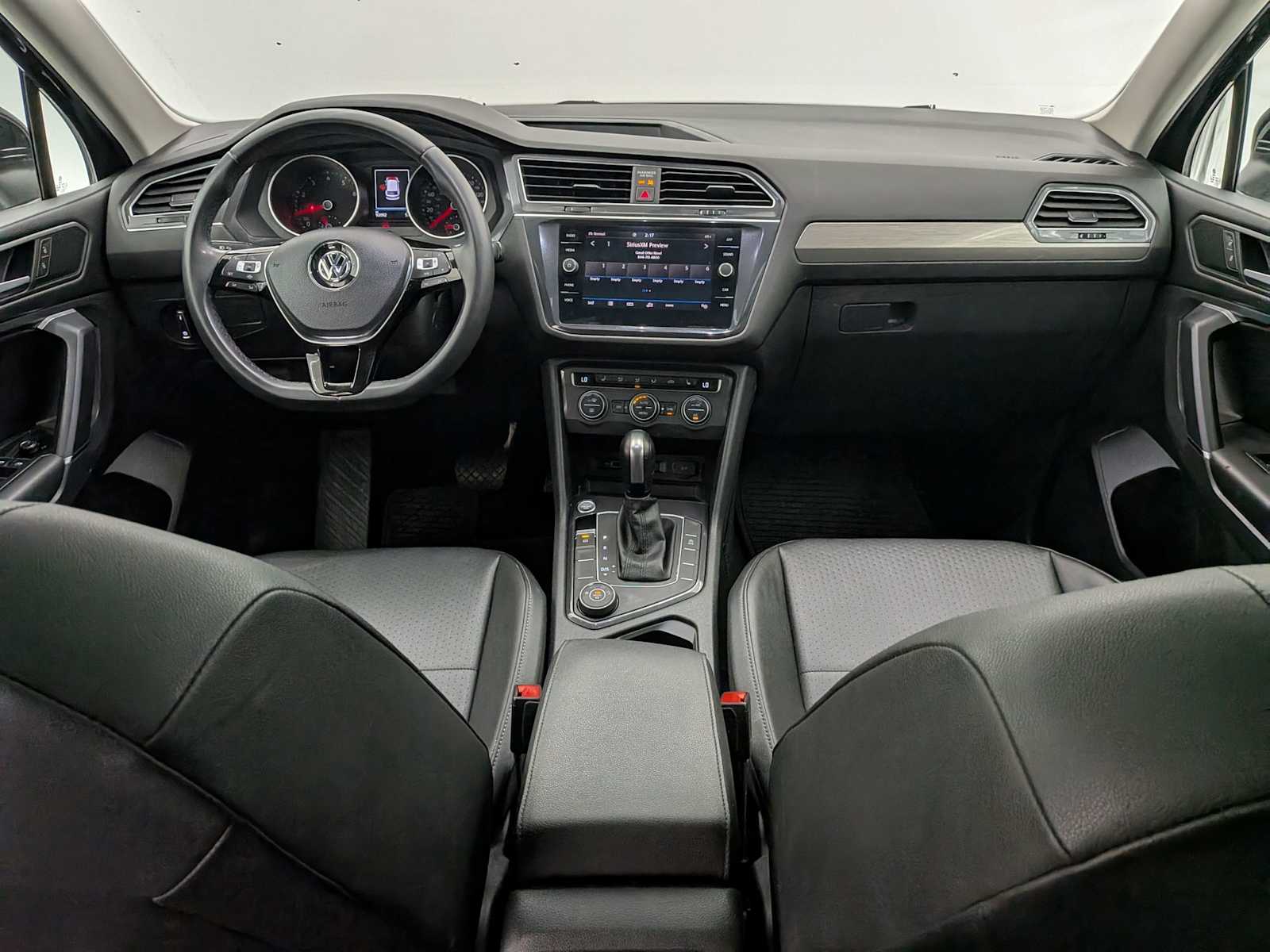 Thumbnail: 2020 Volkswagen Tiguan - 16