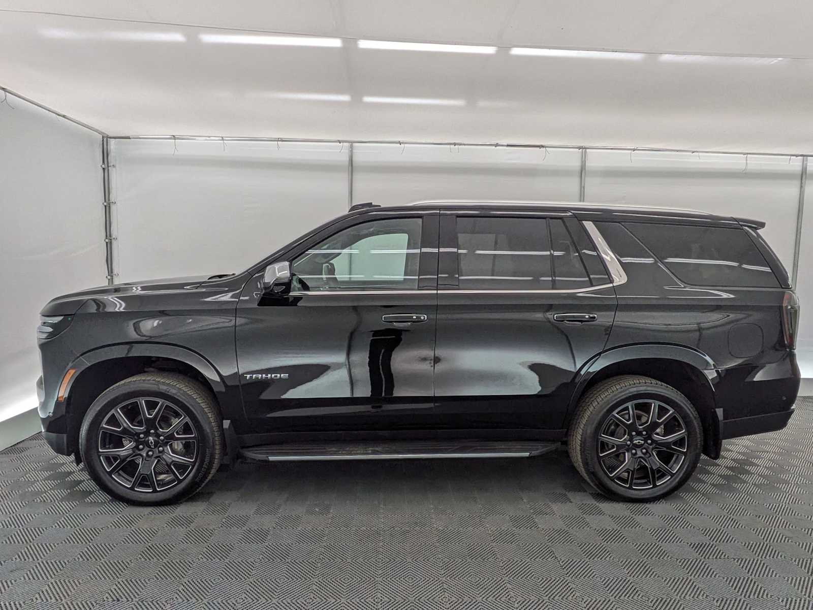 Thumbnail: 2025 Chevrolet Tahoe - 3