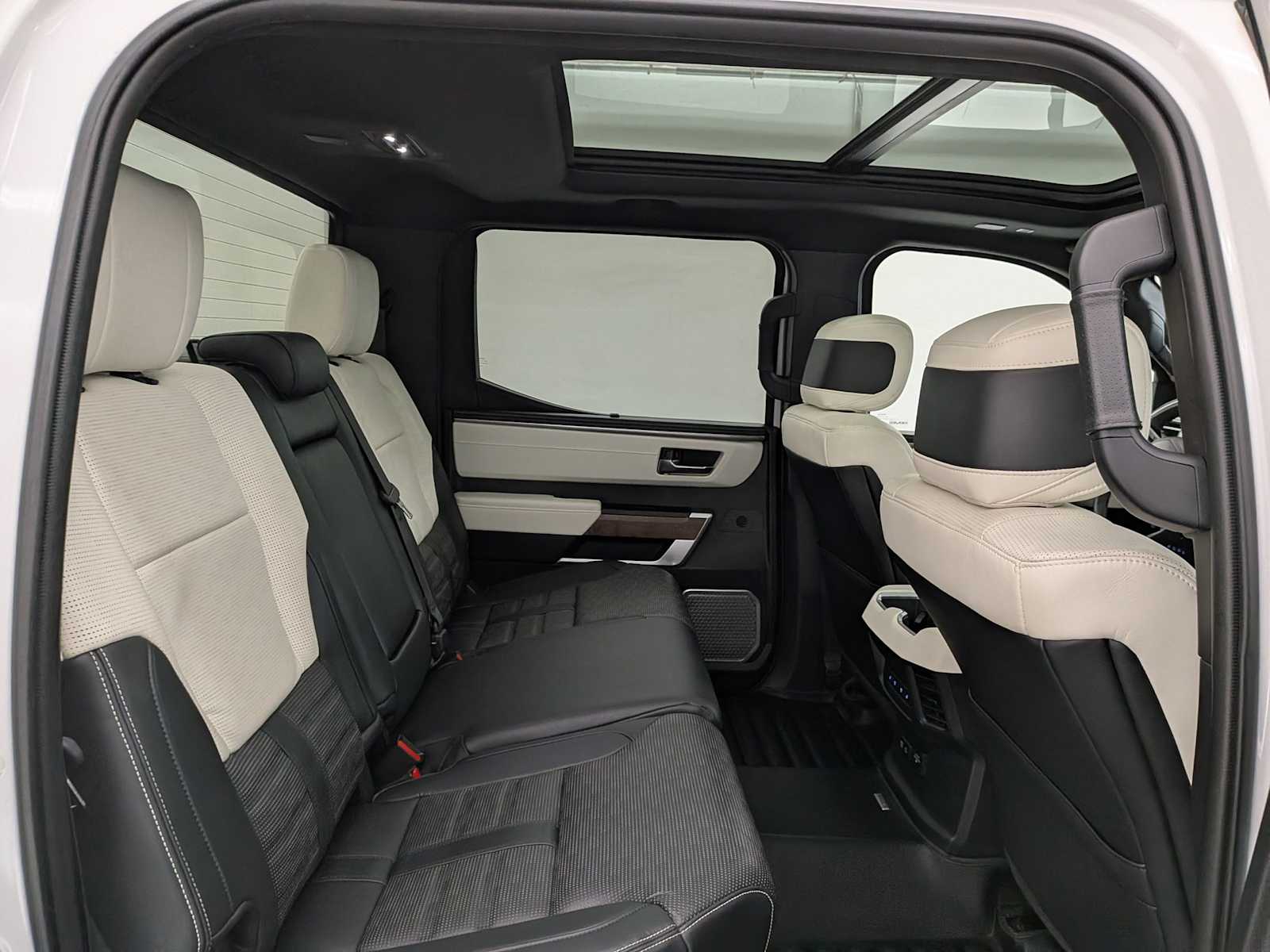 Thumbnail: 2022 Toyota Tundra - 23