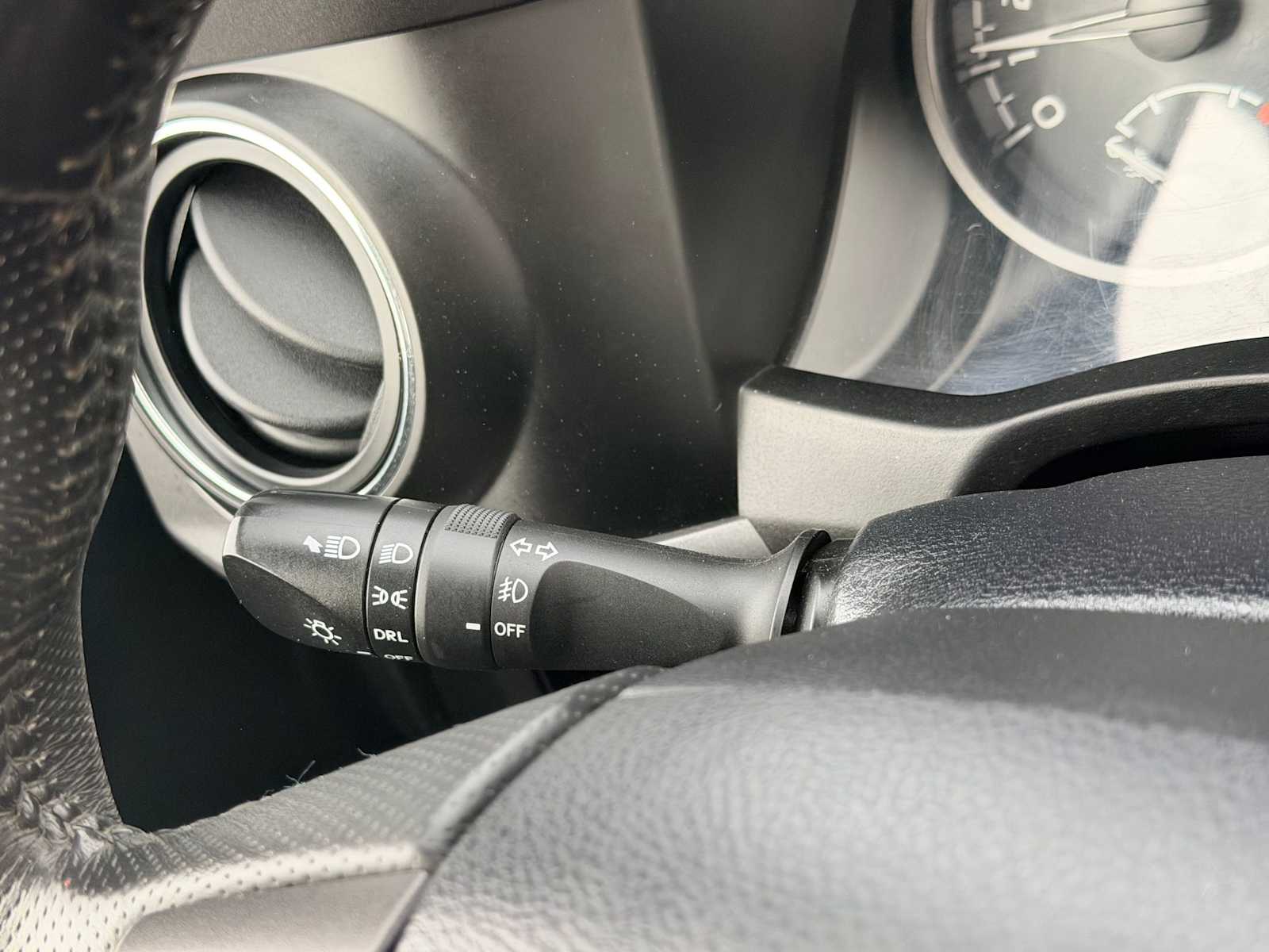 Thumbnail: 2016 Toyota Tacoma - 25