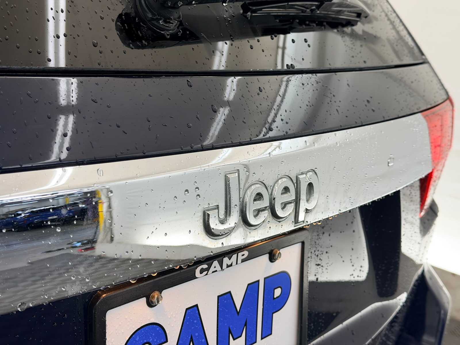 Thumbnail: 2012 Jeep Grand Cherokee - 11