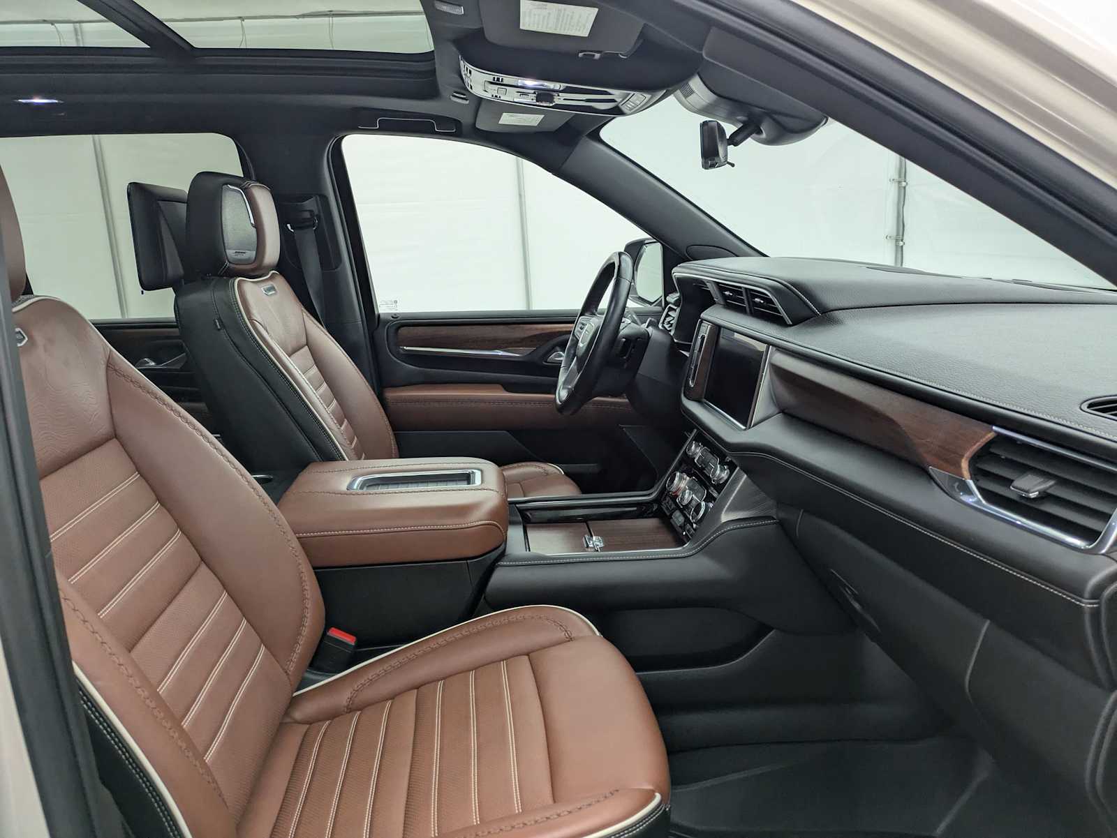 Thumbnail: 2023 GMC Yukon - 25