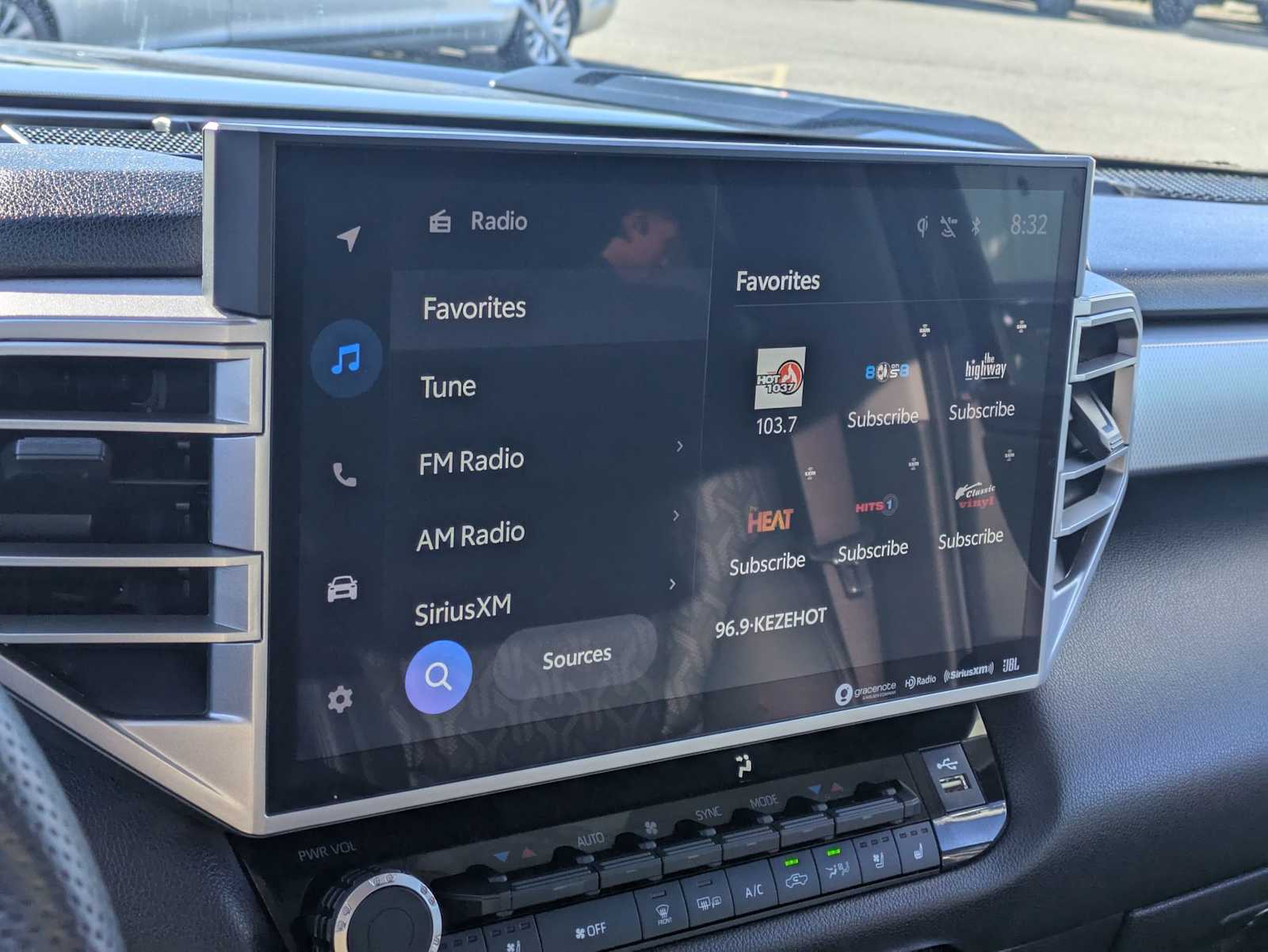 Thumbnail: 2024 Toyota Tundra - 32