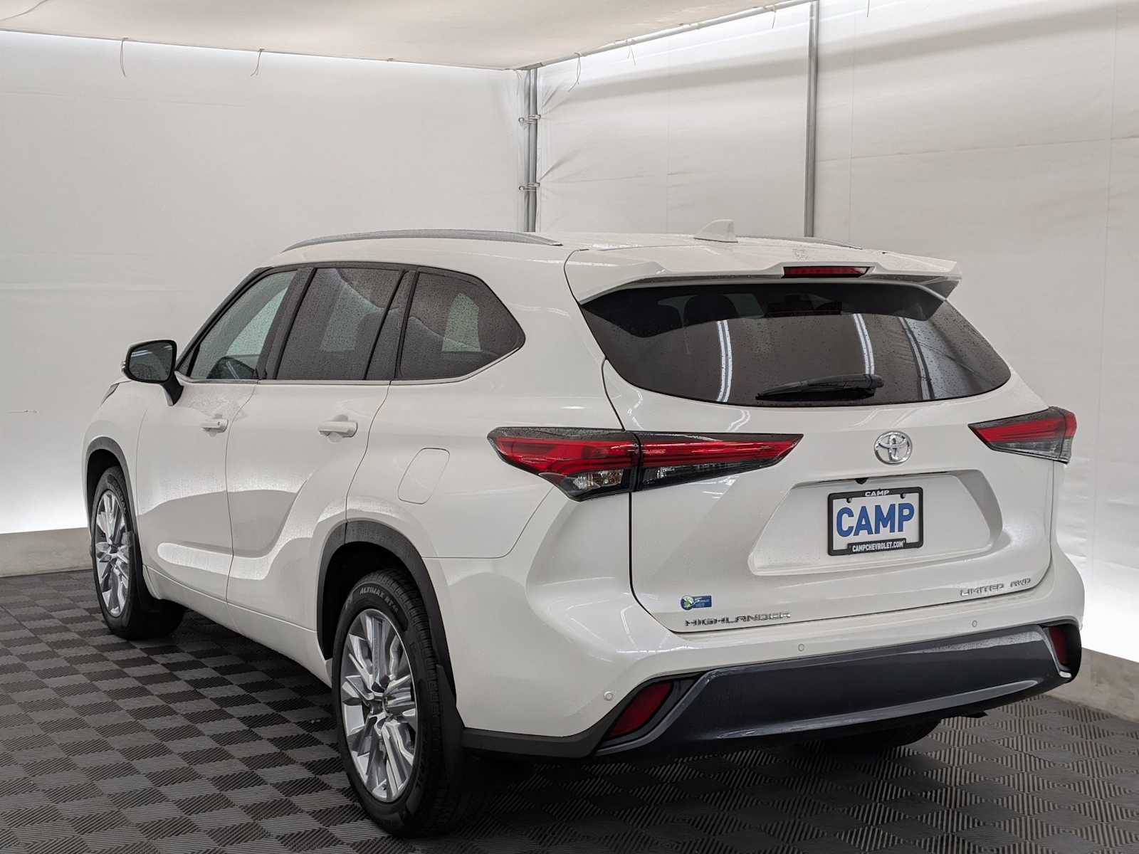 Thumbnail: 2021 Toyota Highlander - 4