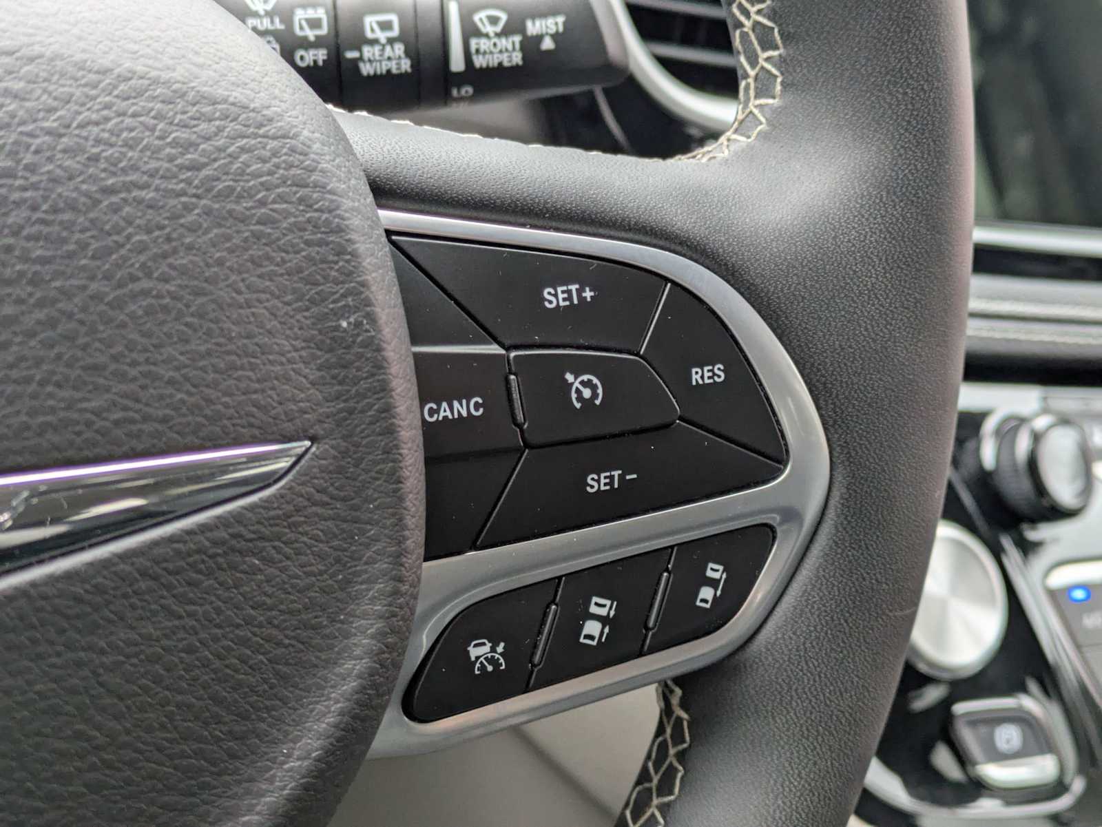 Thumbnail: 2024 Chrysler Pacifica - 25