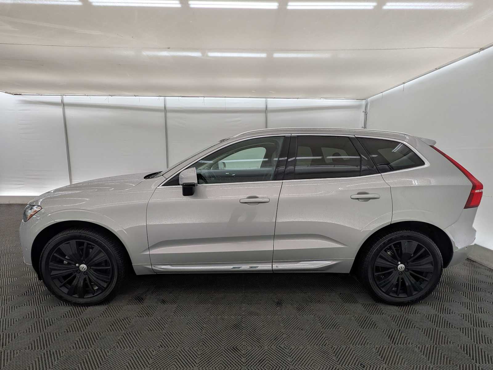 Thumbnail: 2022 Volvo XC60 - 3