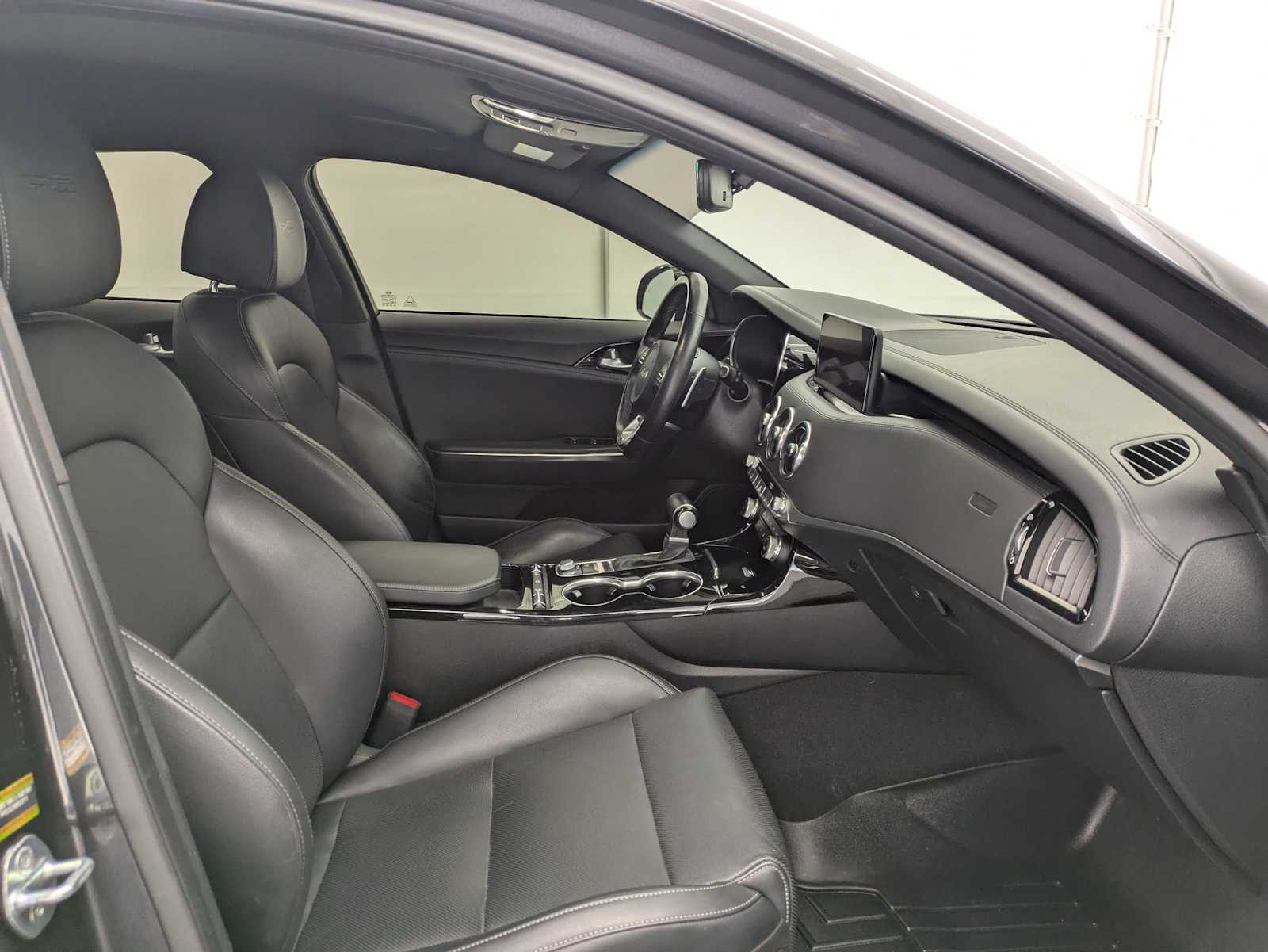 Thumbnail: 2022 Kia Stinger - 21