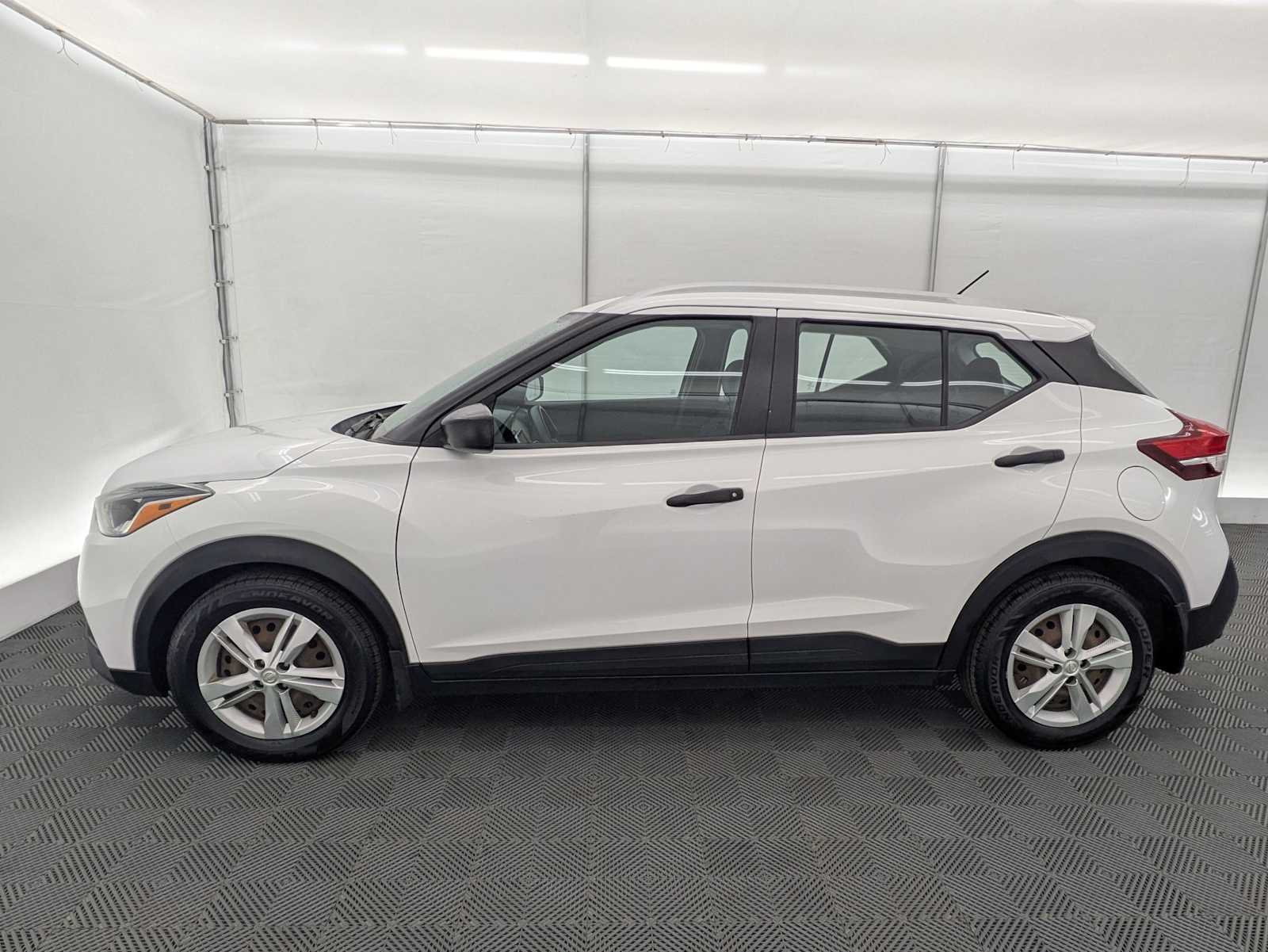 Thumbnail: 2018 Nissan Kicks - 3