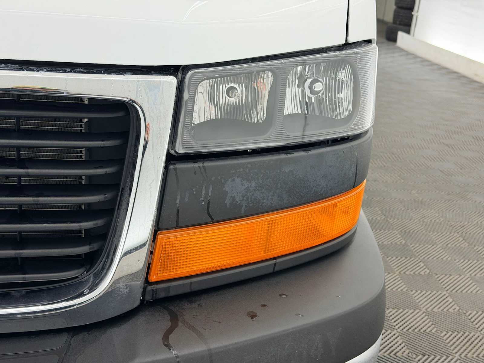 Thumbnail: 2024 GMC Savana - 9