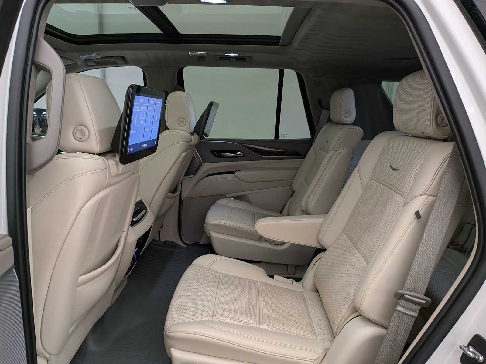 Thumbnail: 2021 Cadillac Escalade - 21