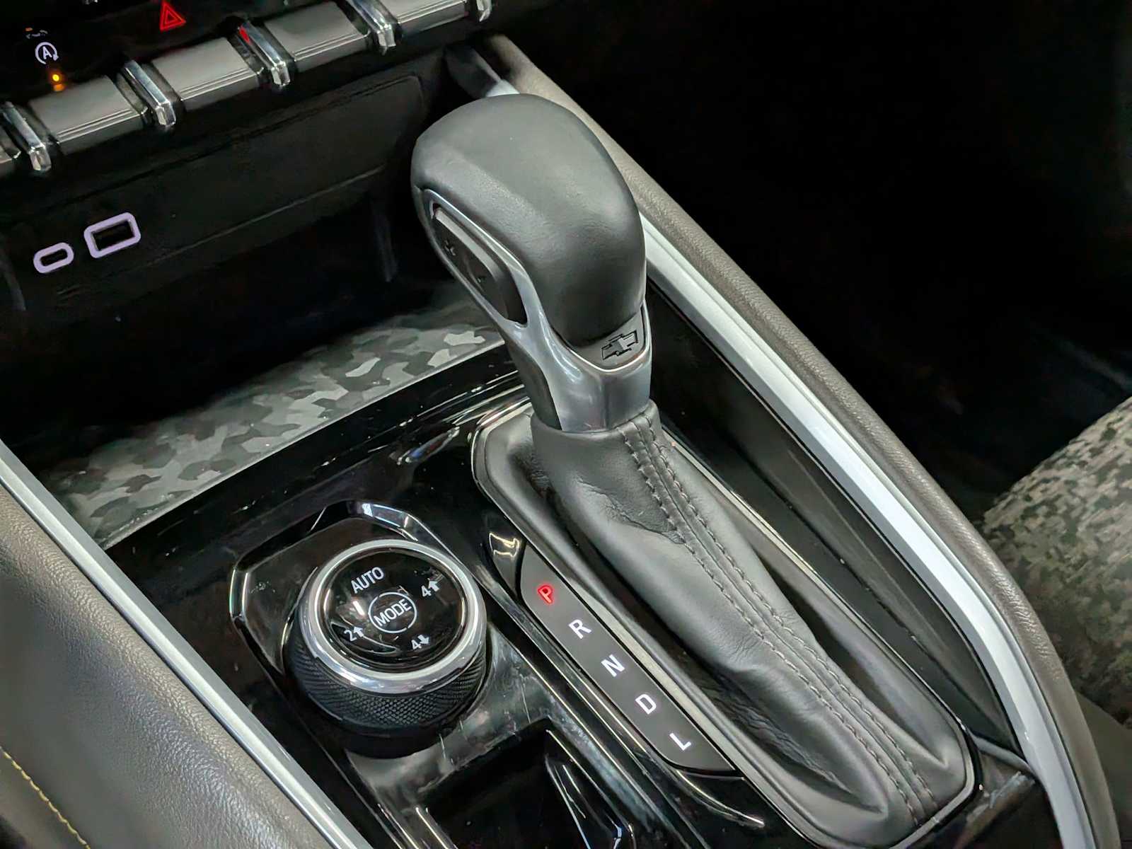 Thumbnail: 2024 Chevrolet Colorado - 33