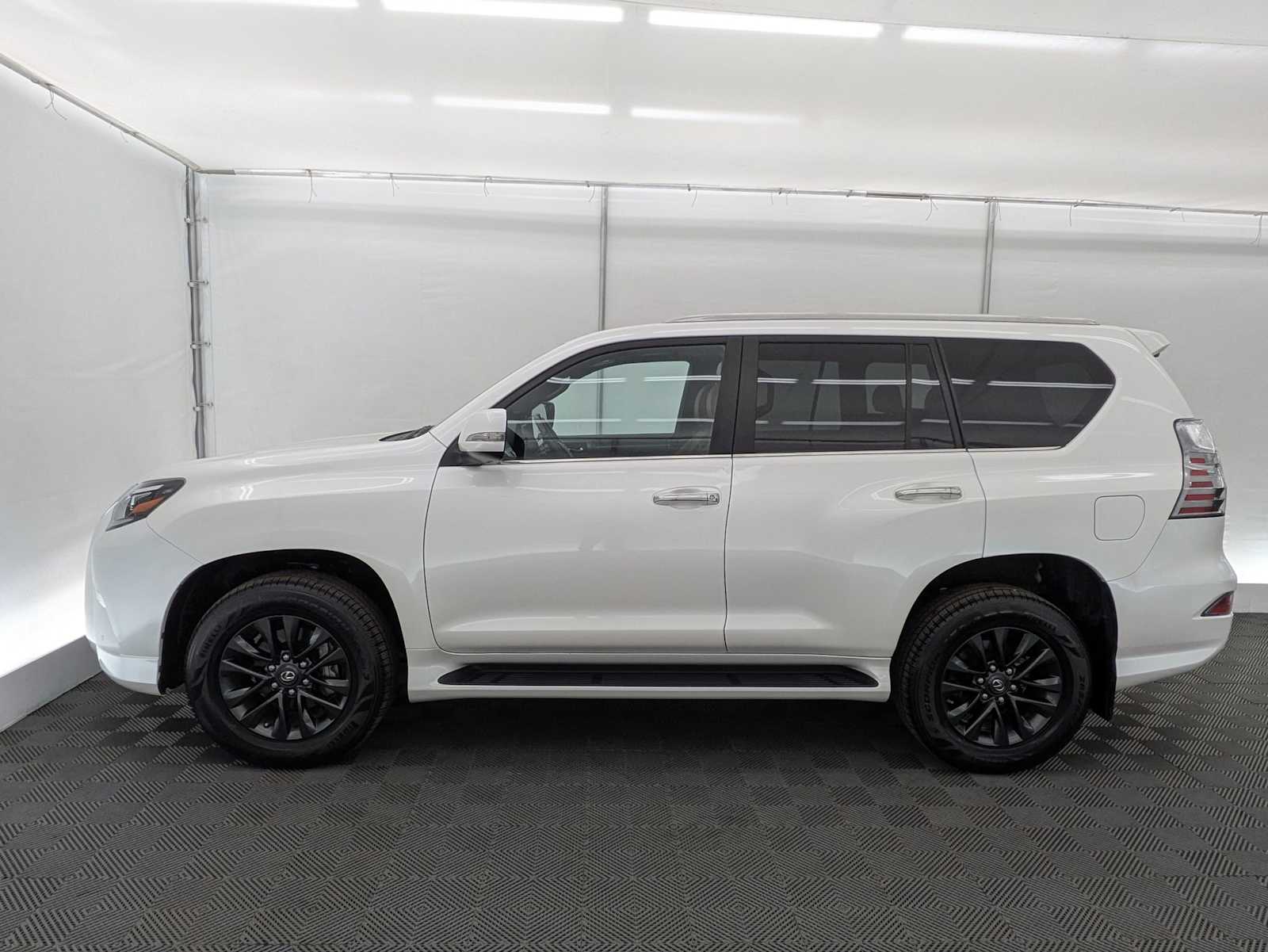 Thumbnail: 2023 Lexus GX - 3