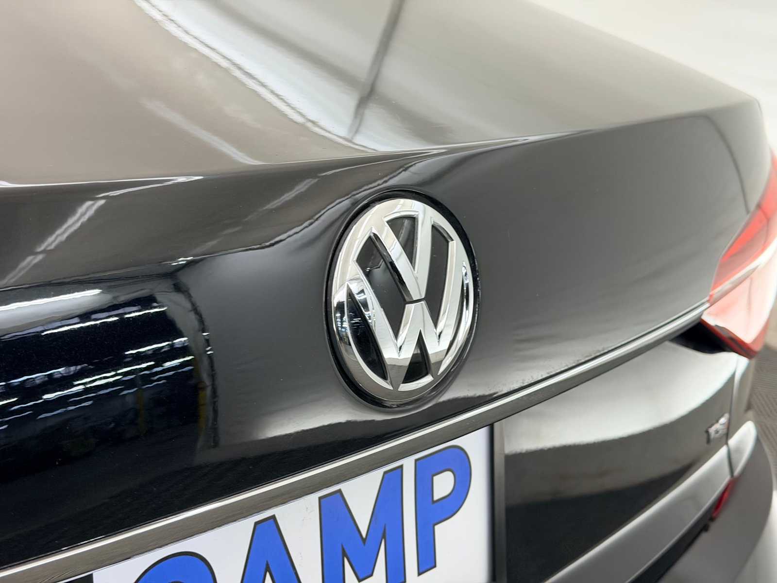 Thumbnail: 2017 Volkswagen Passat - 11