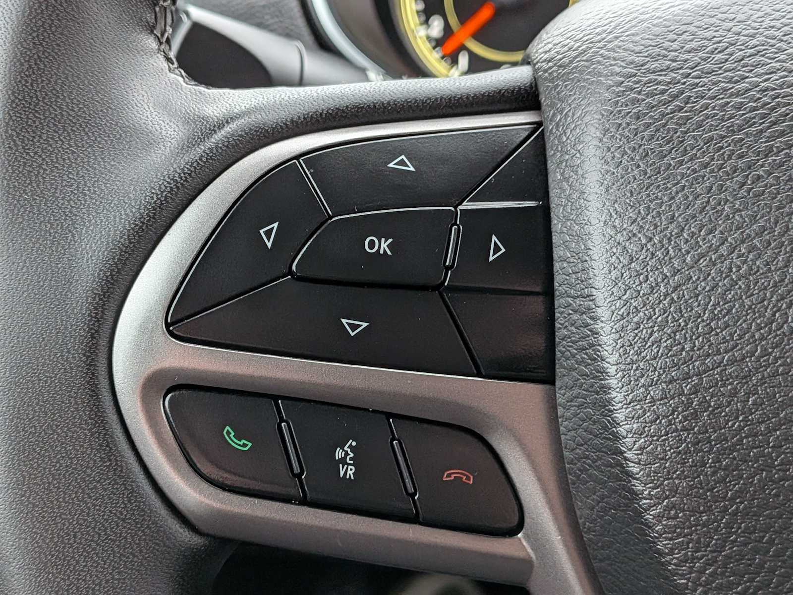 Thumbnail: 2022 Jeep Cherokee - 24