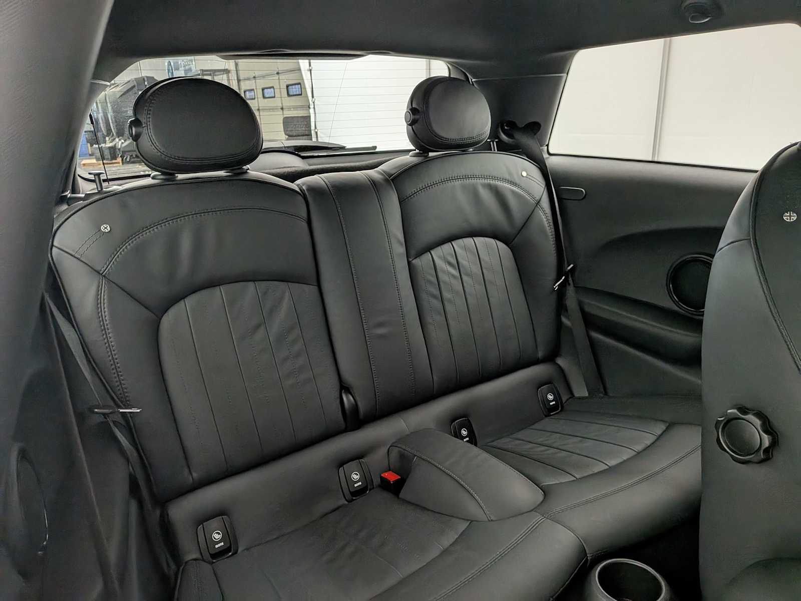 Thumbnail: 2022 MINI Cooper Hardtop - 21