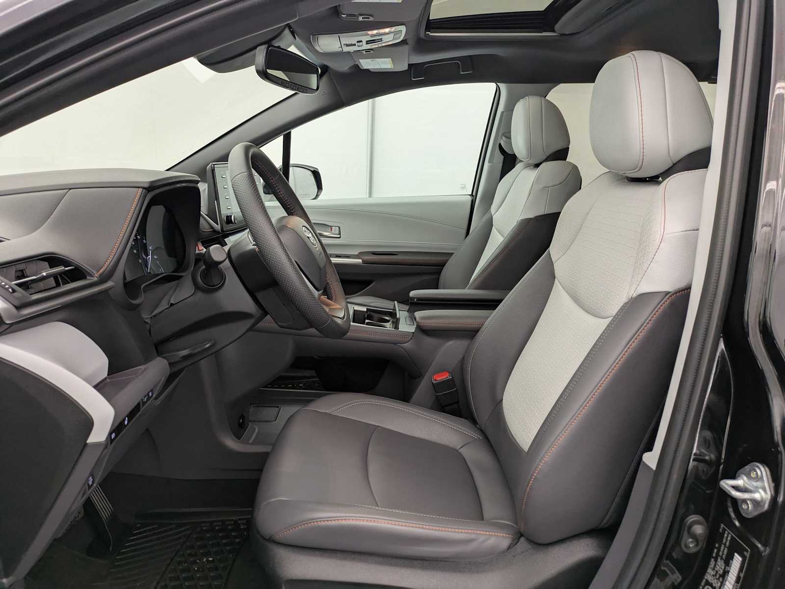 Thumbnail: 2024 Toyota Sienna - 16