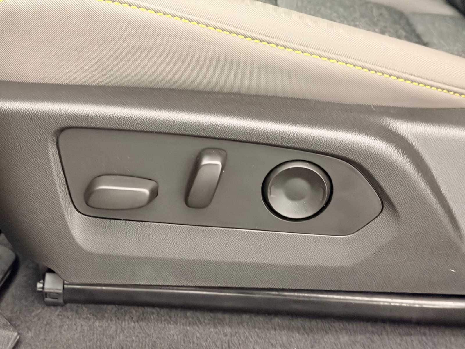 Thumbnail: 2024 Chevrolet Colorado - 17