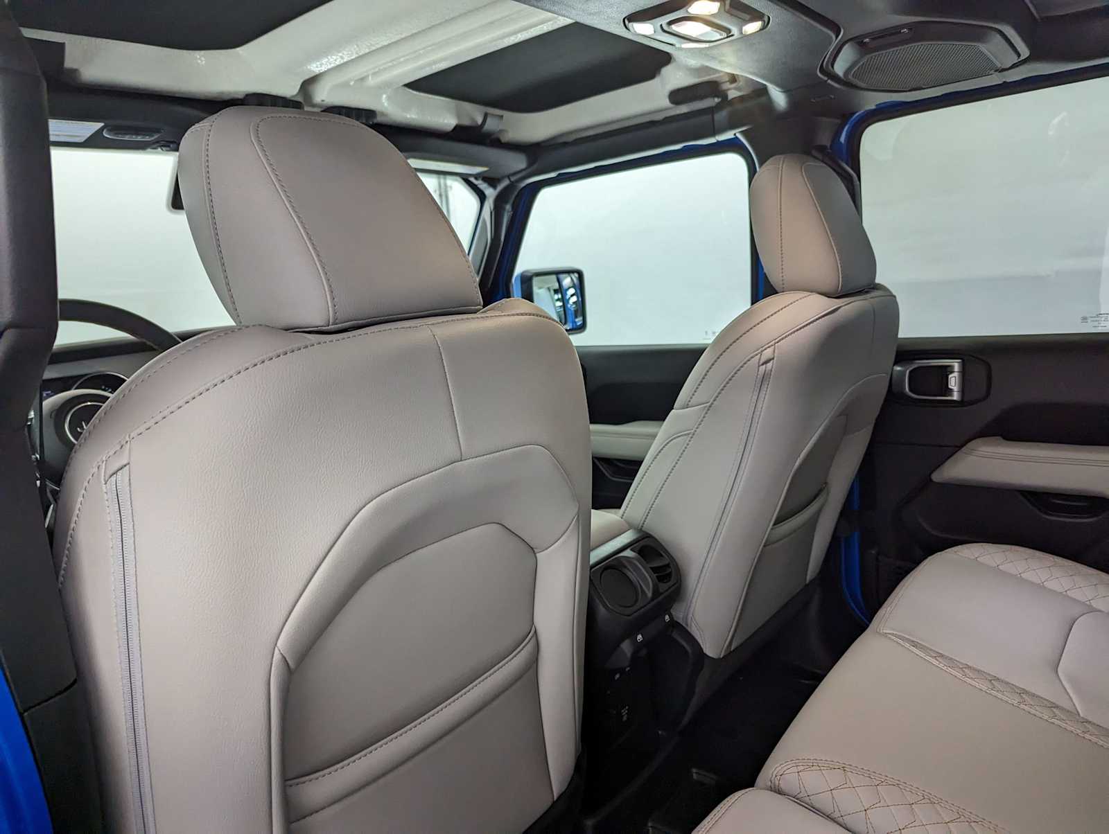 2023 Jeep Wrangler Sahara 17