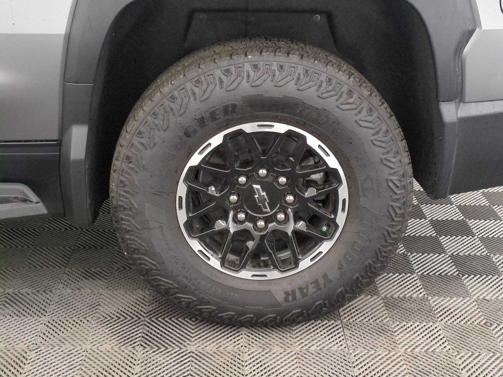 Thumbnail: 2026 Chevrolet Silverado EV - 12