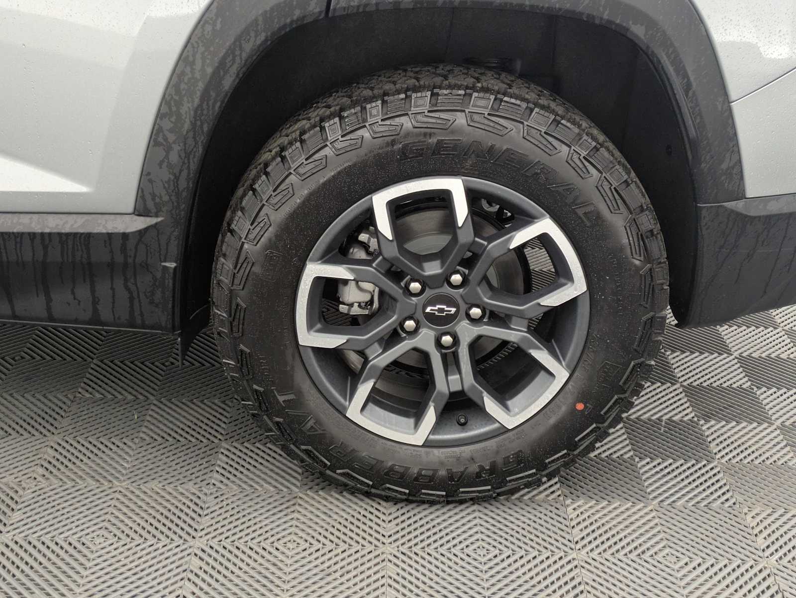 Thumbnail: 2026 Chevrolet Equinox - 14