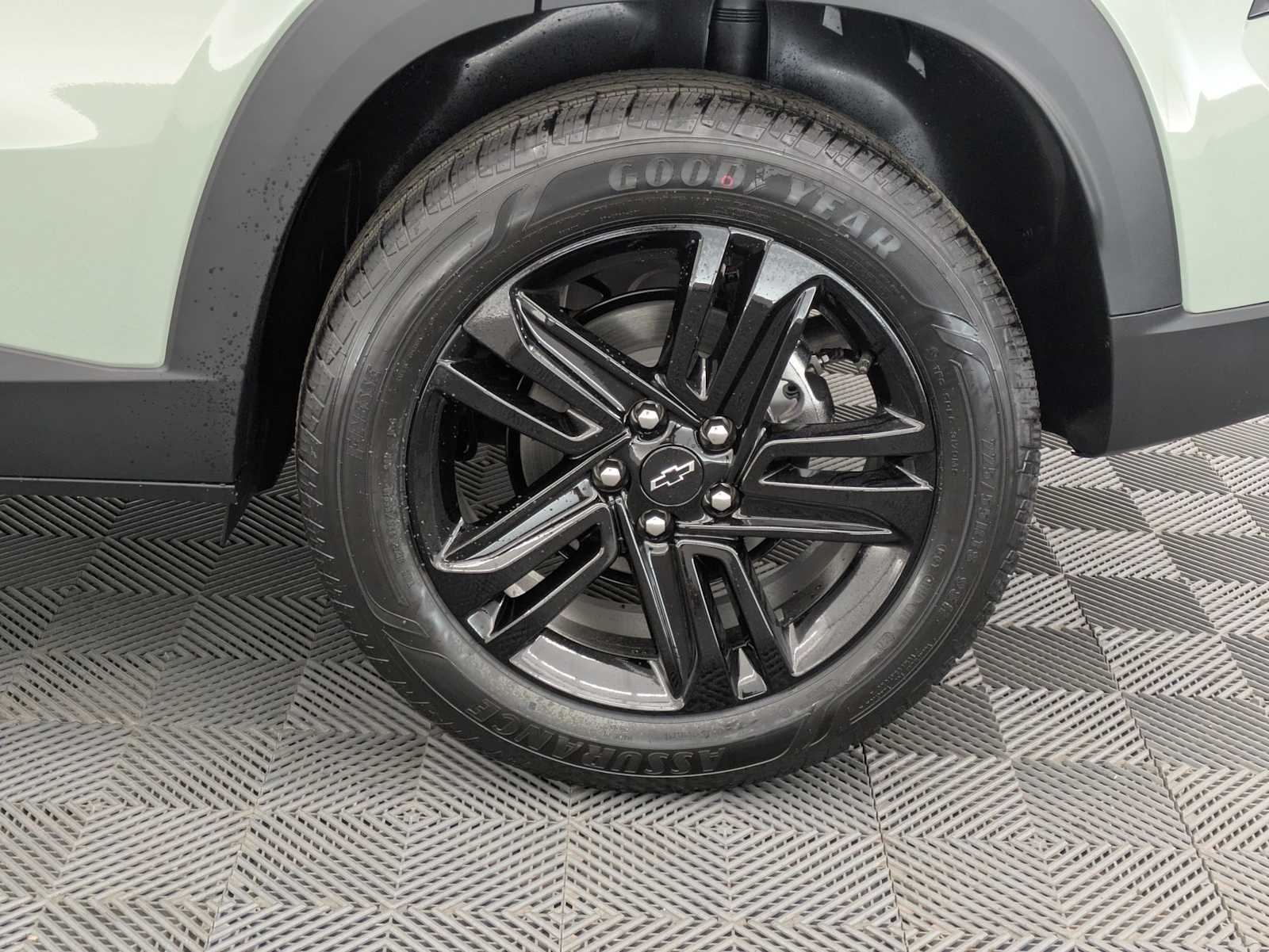 Thumbnail: 2026 Chevrolet Trax - 14