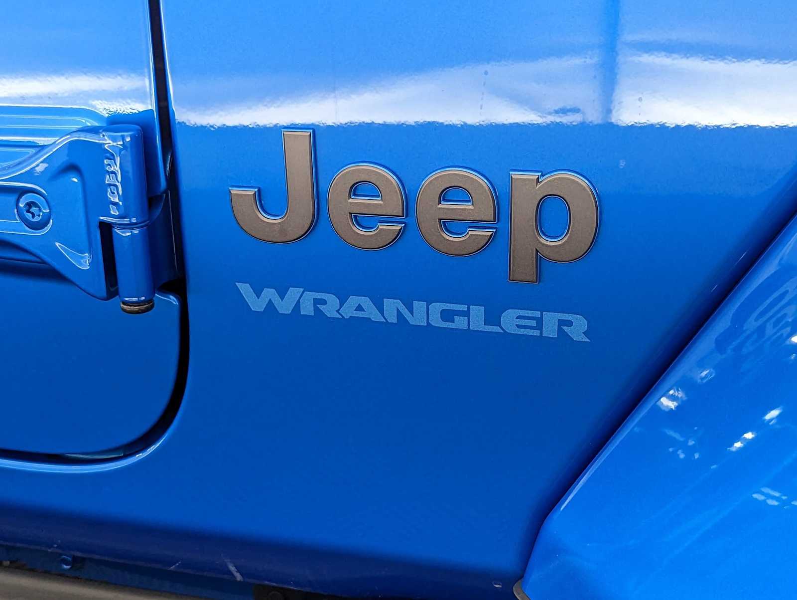 2023 Jeep Wrangler Sahara 12