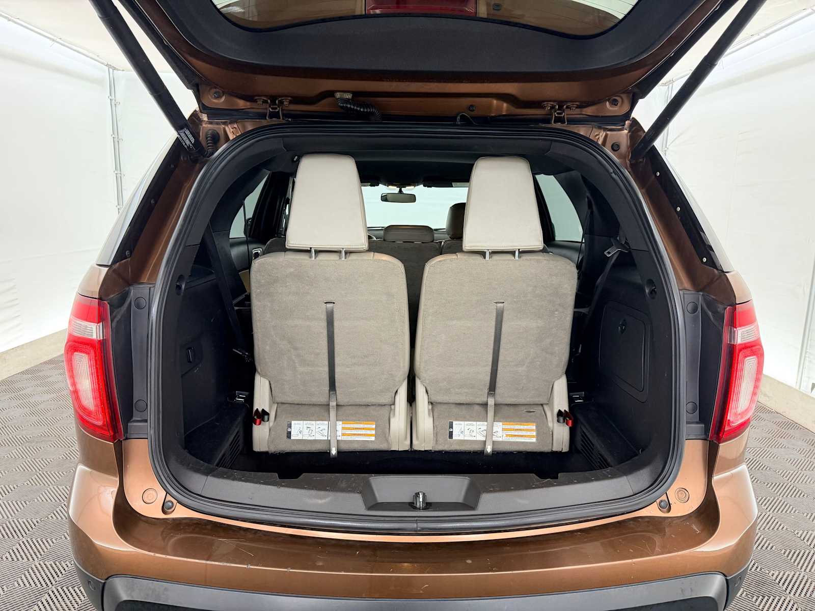 Thumbnail: 2012 Ford Explorer - 33