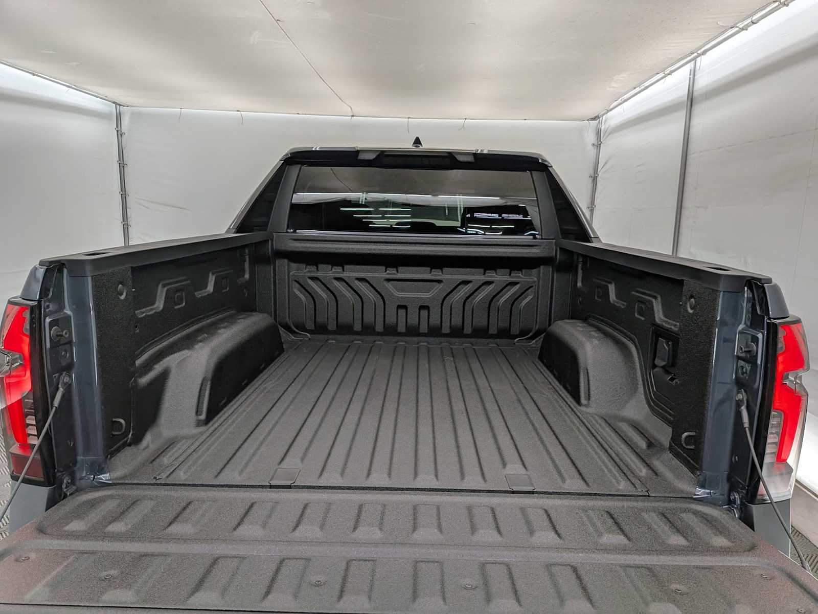 Thumbnail: 2026 Chevrolet Silverado EV - 31