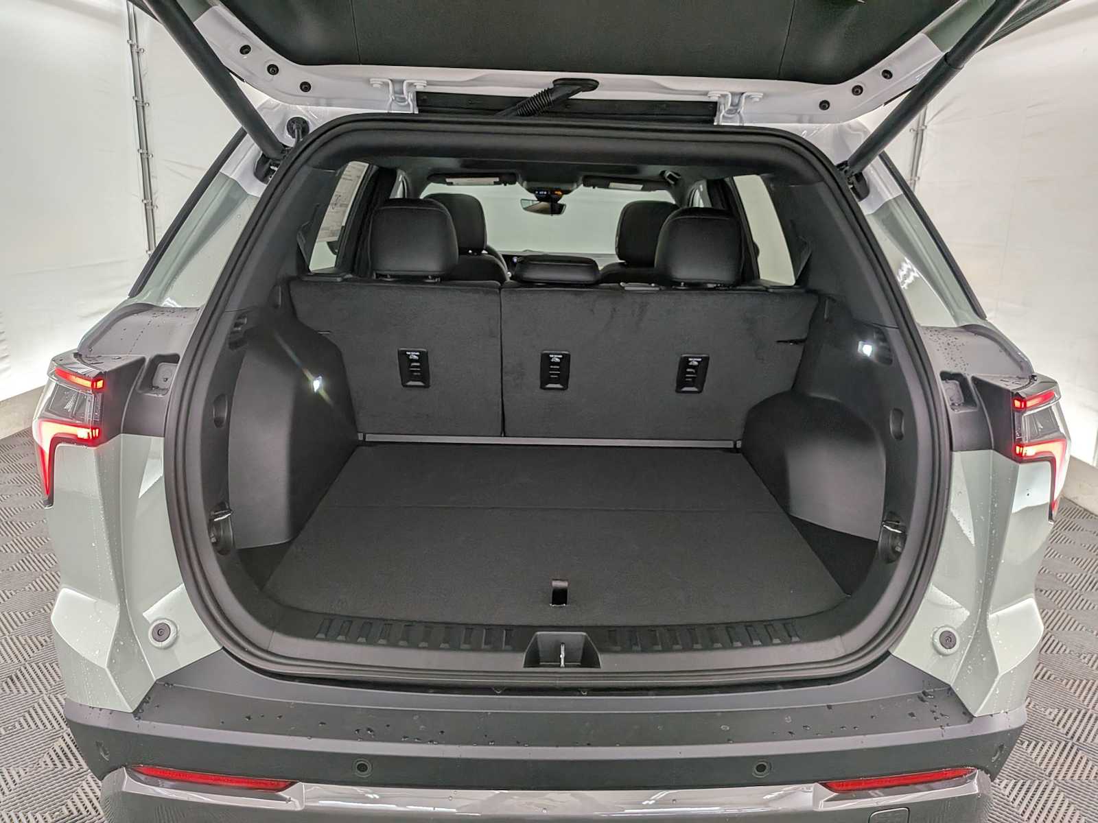 Thumbnail: 2026 Chevrolet Equinox - 32