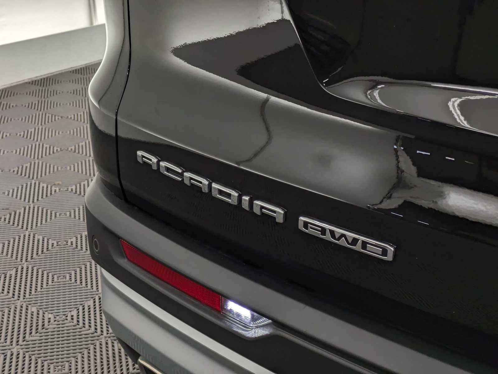 Thumbnail: 2025 GMC Acadia - 12