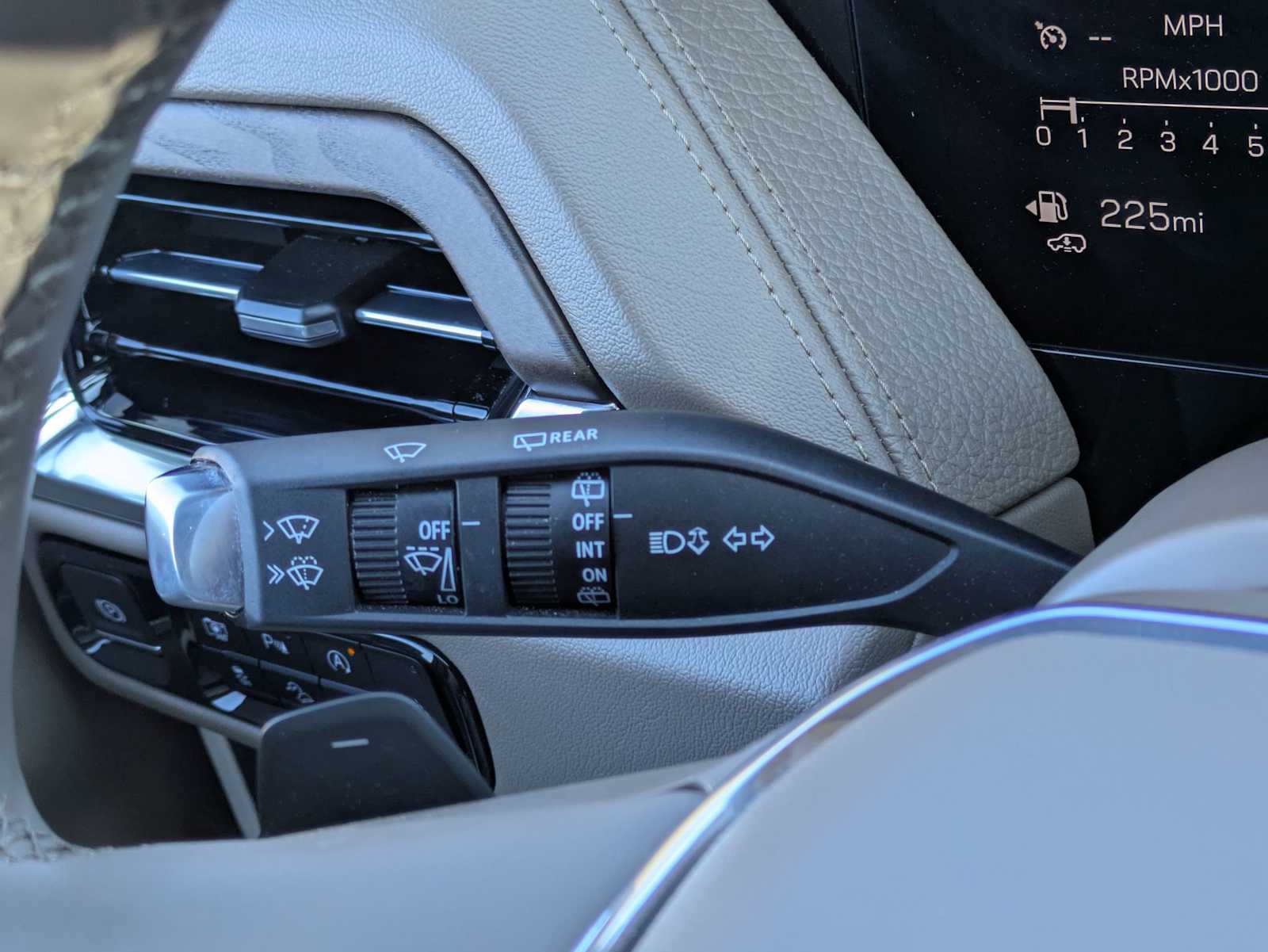 Thumbnail: 2025 GMC Yukon XL - 27