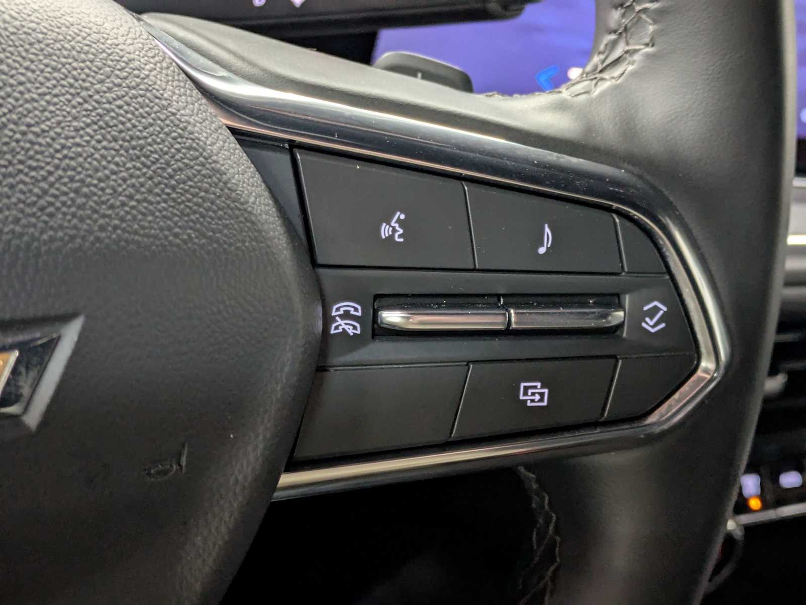 Thumbnail: 2025 Chevrolet Suburban - 24