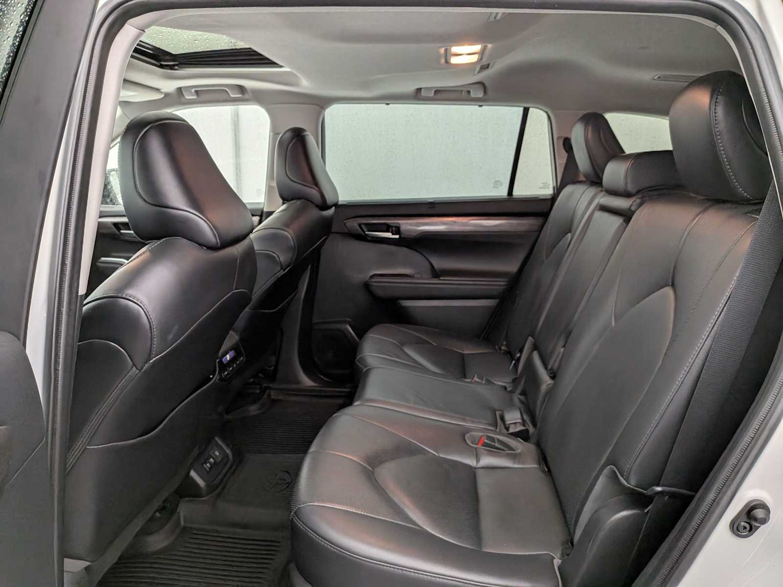 Thumbnail: 2021 Toyota Highlander - 21