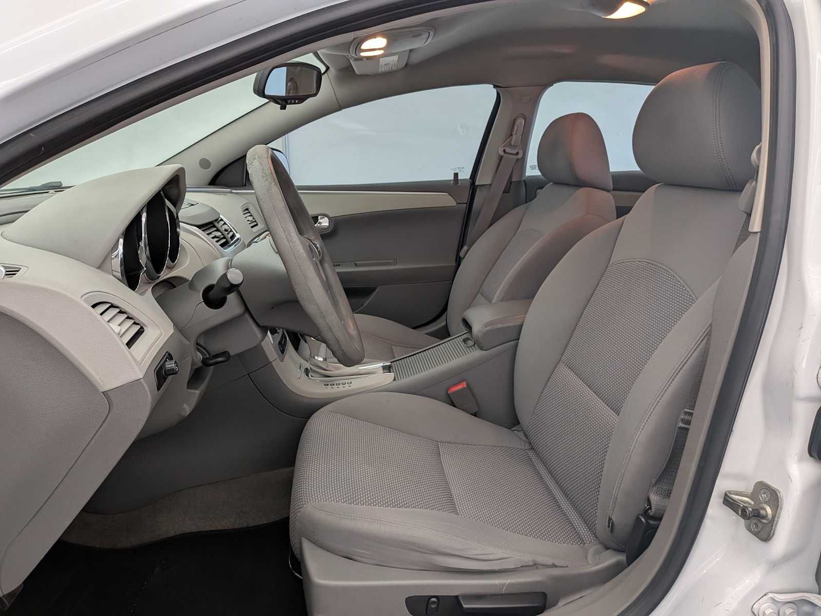 Thumbnail: 2011 Chevrolet Malibu - 16