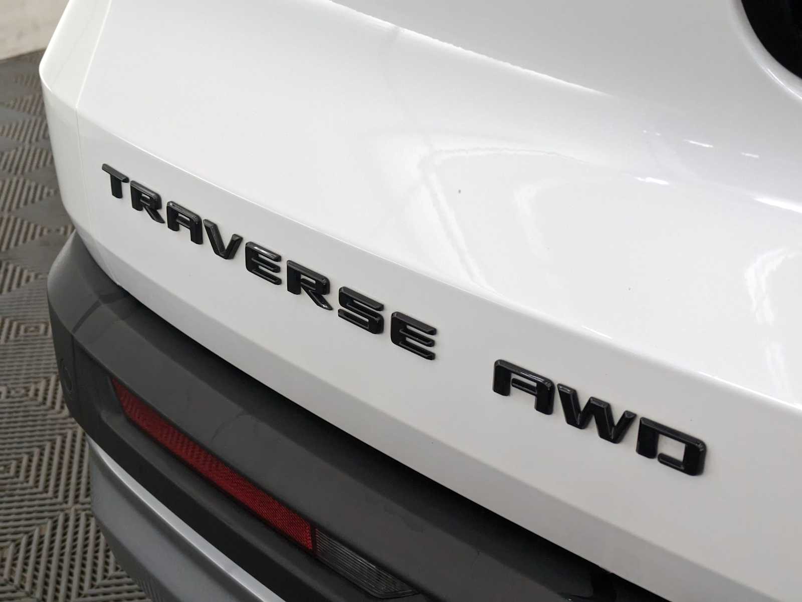 Thumbnail: 2024 Chevrolet Traverse - 13