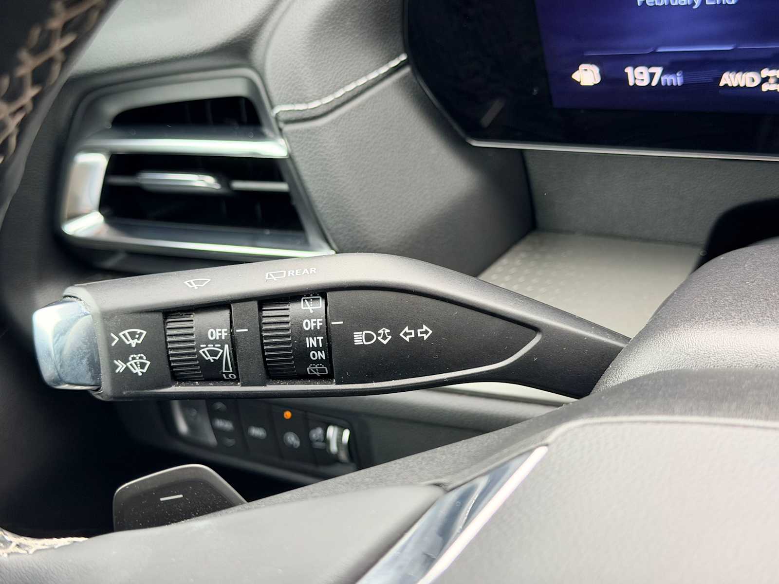 Thumbnail: 2025 Chevrolet Traverse - 25