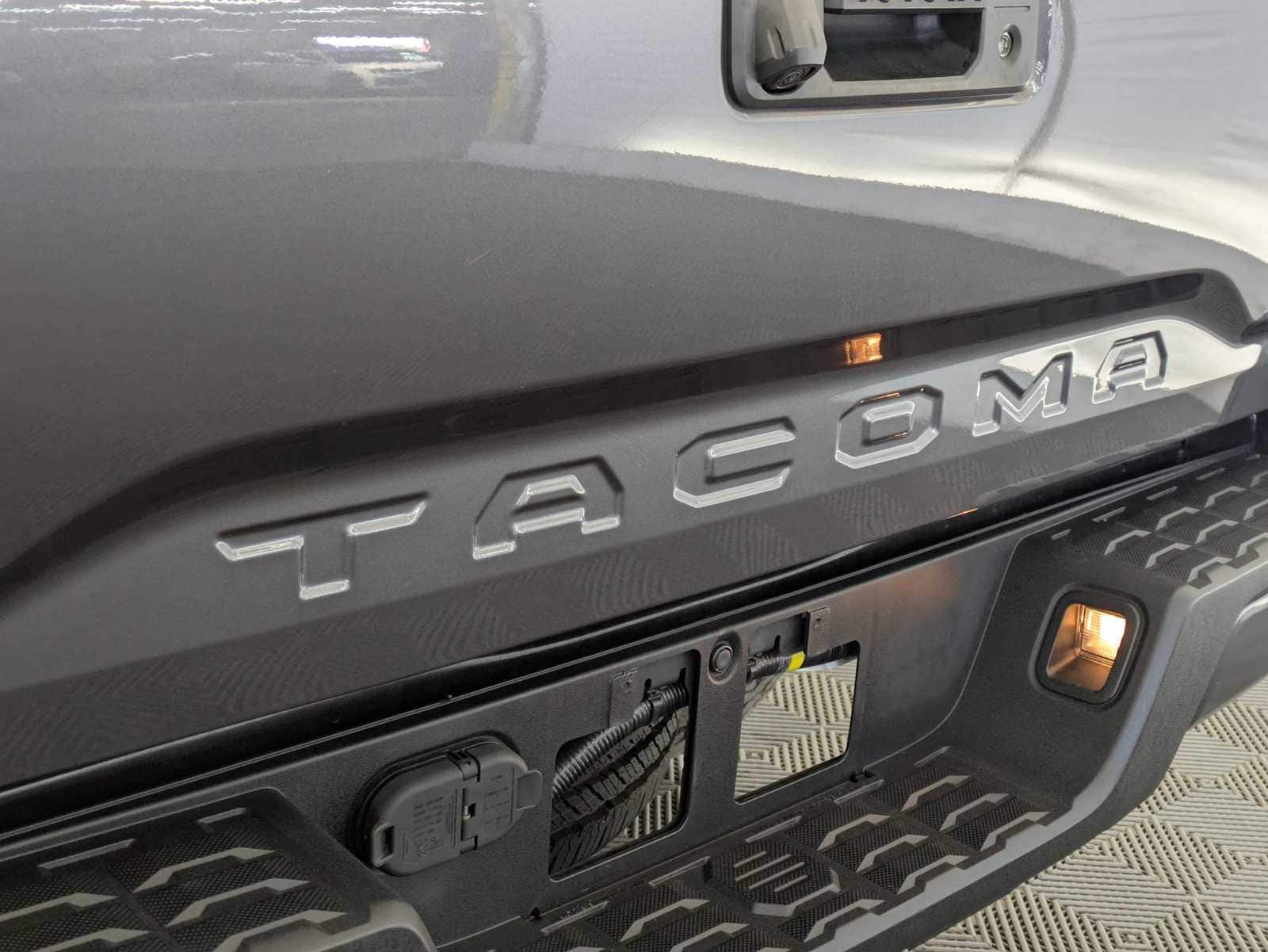 2020 Toyota Tacoma TRD Sport 14