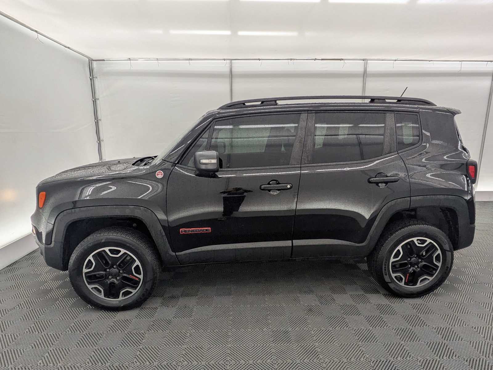 Thumbnail: 2016 Jeep Renegade - 3