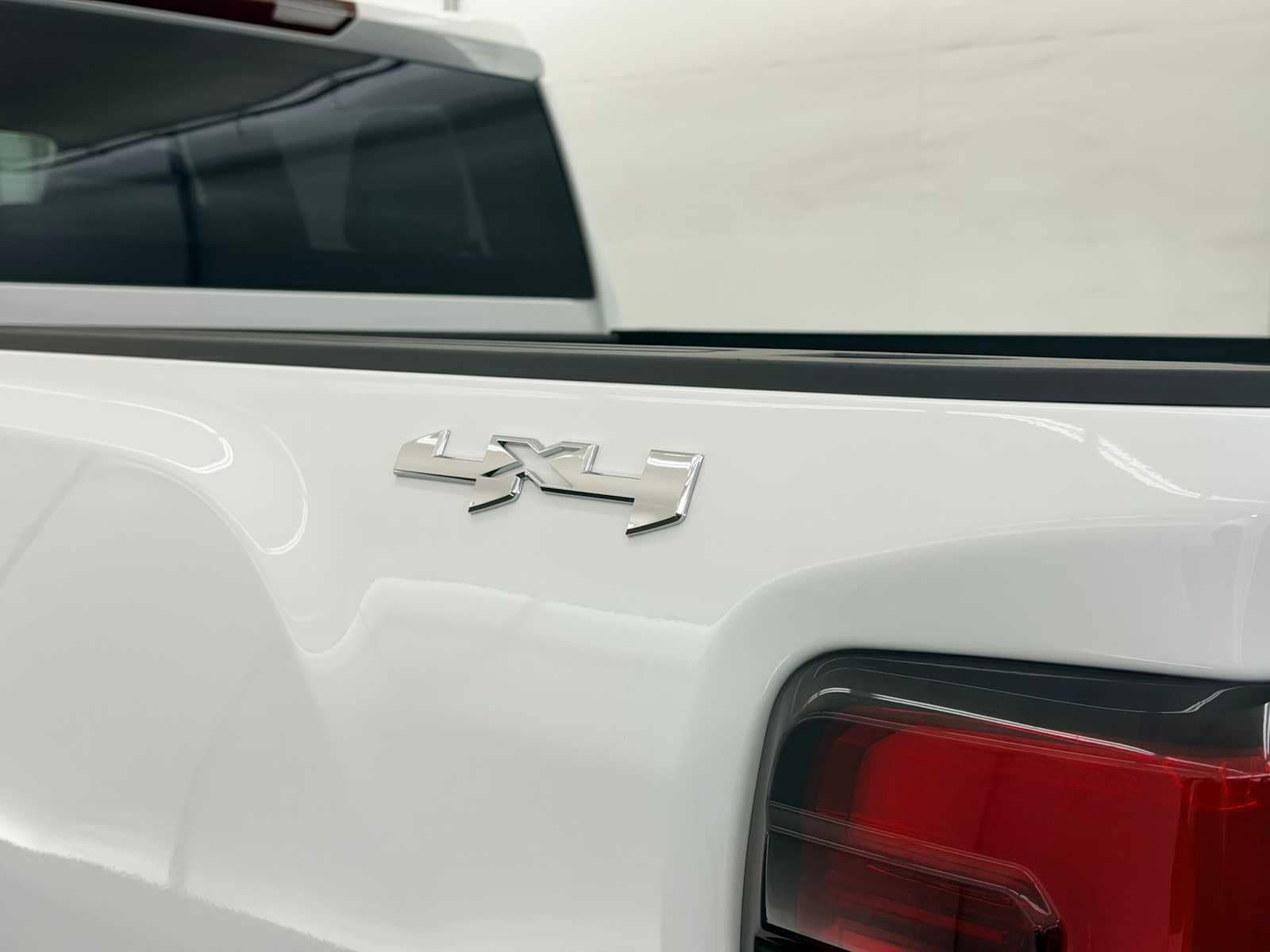 Thumbnail: 2024 GMC Sierra 2500 - 13