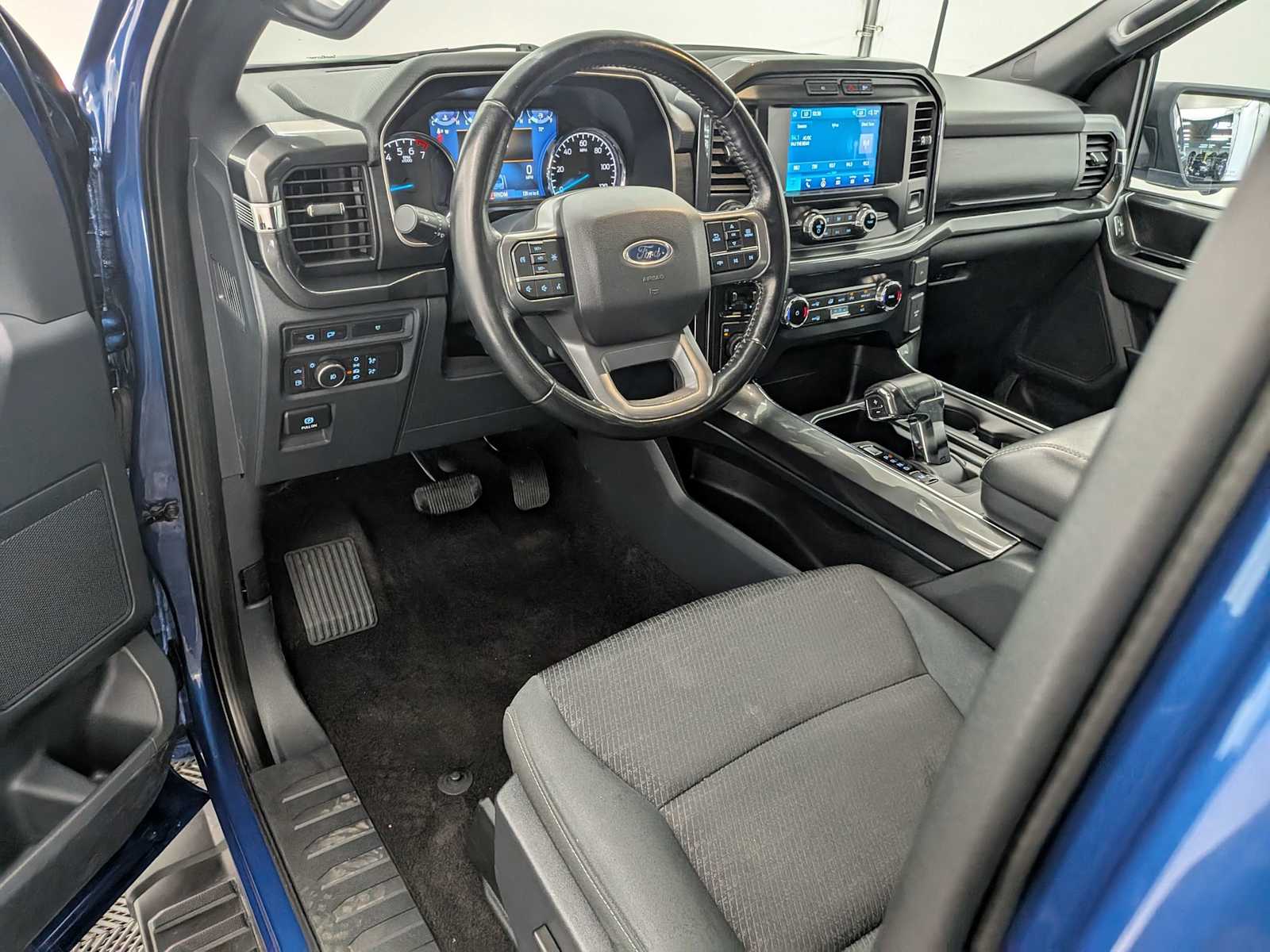 2022 Ford F-150 XLT photo 2
